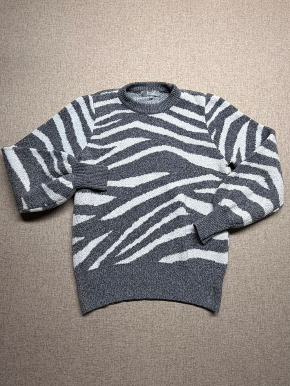 Marled Gray Zebra Print Plush Crewneck Knit Sweater Small